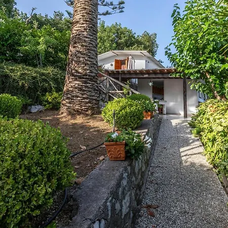 Apartament Gea 3 SantʼAgata sui Due Golfi